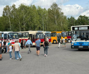 Kultowe autobusy opanowały Starachowice! Ruszył III Zlot i świętowanie 70-lecia komunikacji