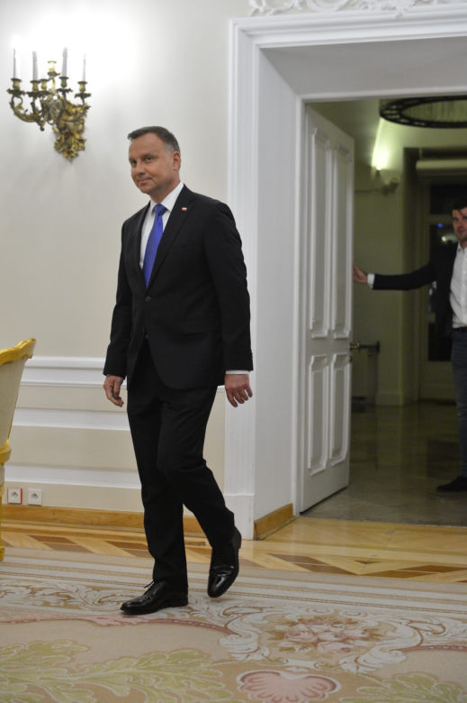 Prezydent domaga się głów