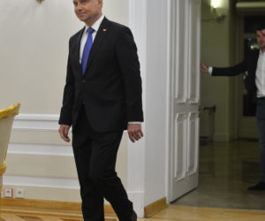 Prezydent domaga się głów
