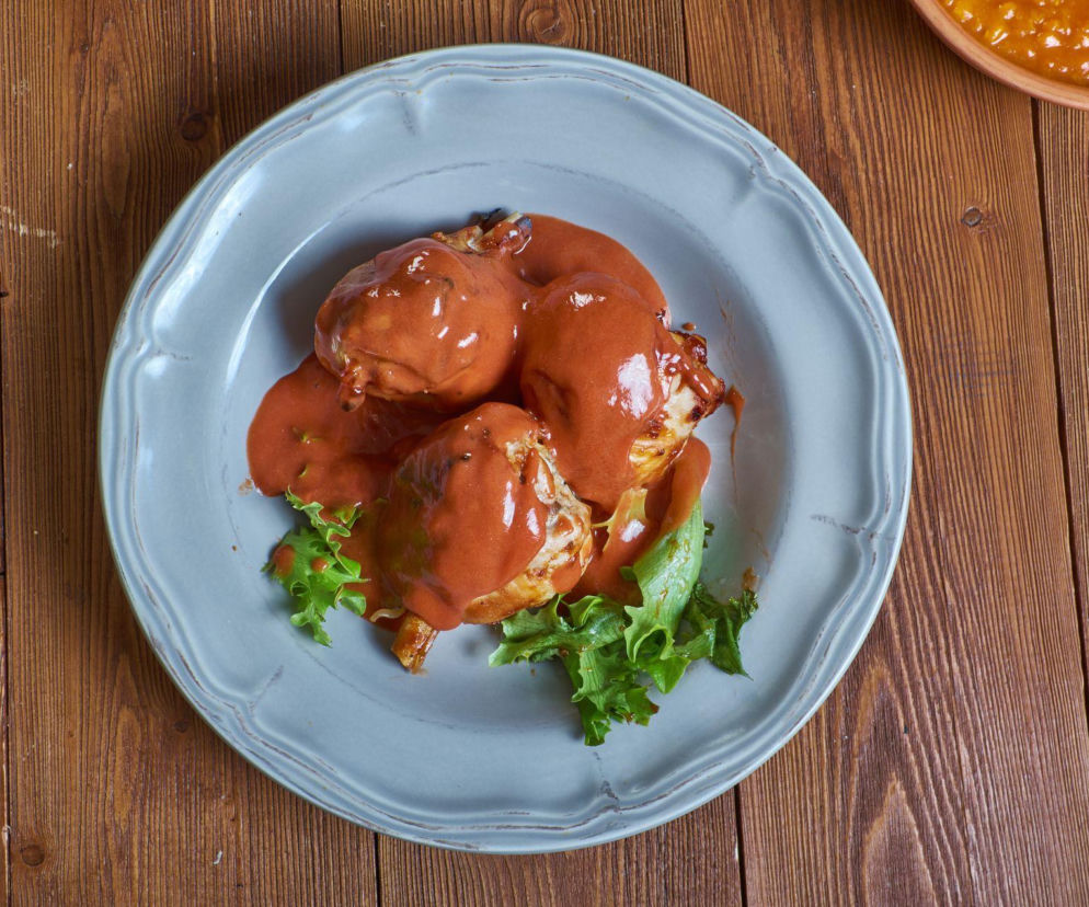 Francuski sekret na soczystego kurczaka? Ten prosty trik z octem i miodem zmienia wszystko