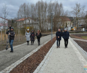 Nowy park w Olsztynie. Są ławeczki, miejsca do grillowania, plac zabaw [ZDJĘCIA]