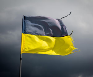 Flaga Ukrainy zniknęła z lubelskiego ratusza. Miasto odpowiada na decyzję Zełenskiego