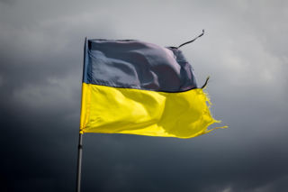 Flaga Ukrainy zniknęła z lubelskiego ratusza. Miasto odpowiada na decyzję Zełenskiego