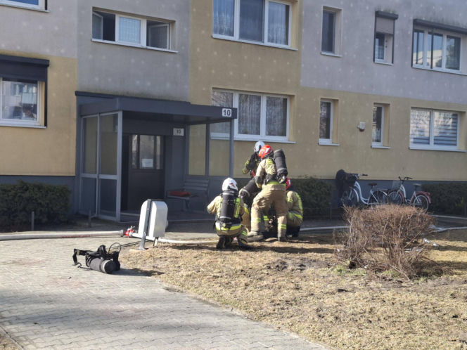Pożar w bloku w Kościanie. Lokatorzy czekali na pomoc na balkonach