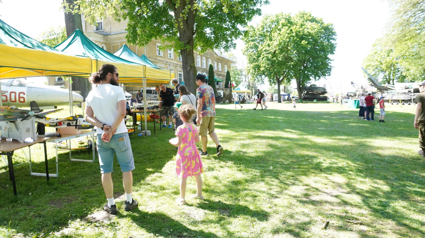 Piknik modelarski 2024 w Lubuskim Muzeum Wojskowym w Drzonowie