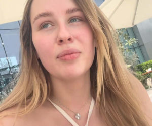 Andziaks nadaje znad basenu w Dubaju. Z córką usłyszały wubuchy