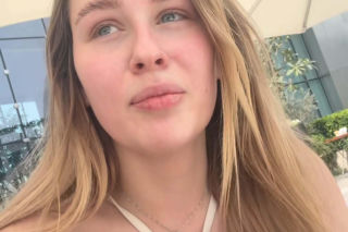 Andziaks nadaje znad basenu w Dubaju. Z córką usłyszały wubuchy