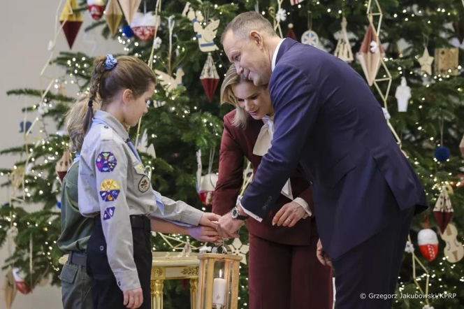 Nawrocki stał obok instrumentu i aż go kusiło! Nie mógł się powtrzymać. Nagranie krąży po sieci