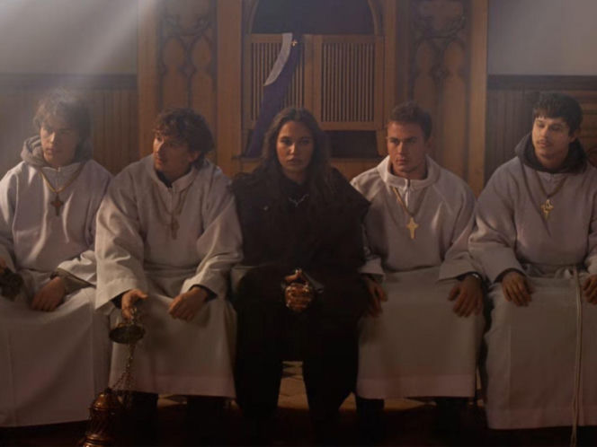 Alicja Szemplińska - "Pray"