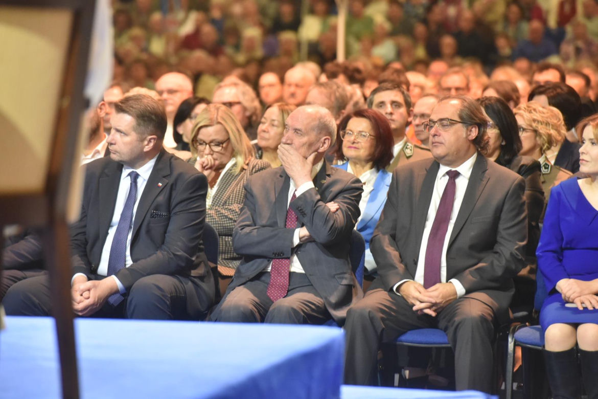Urodziny Radia Maryja. Tak ojciec Rydzyk i jego zwolennicy świętowali w Toruniu