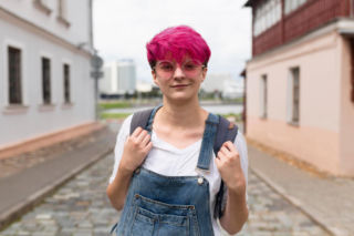 Radykalna zmiana wyglądu u nastolatka? Sprawdź, jak reagować na nowy wizerunek bez niszczenia relacji