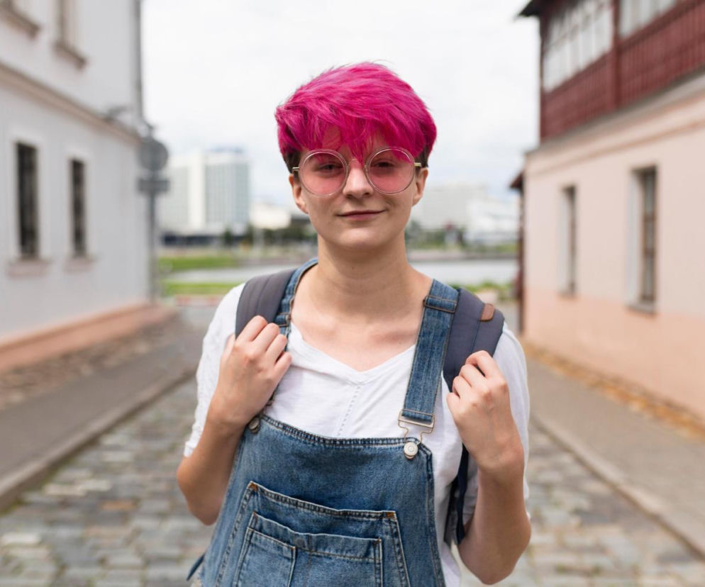 Radykalna zmiana wyglądu u nastolatka? Sprawdź, jak reagować na nowy wizerunek bez niszczenia relacji