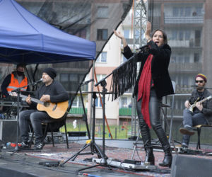 Ciechanów ukarany przez koncert Kasi Kowalskiej