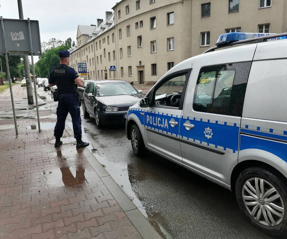Piotrków Trybunalski: 64-latek nie zdał na prawo jazdy. Wsiadł do swojego auta i odjechał