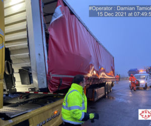 Dwie ciężarówki zderzyły się we mgle na autostradzie A1. Droga zablokowana