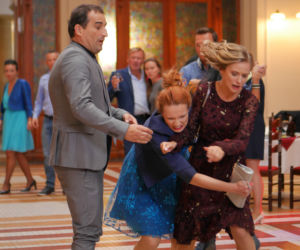 Pierwsza miłość, odcinek 2798. Gosia (Magdalena Różańska), Kaśka (Misiek Koterski), Marzena (Marta Chodorowska)