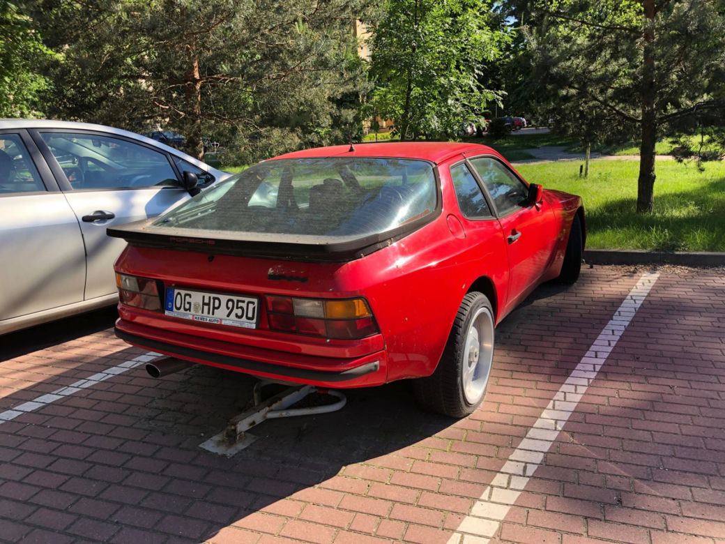 Porsche 944 