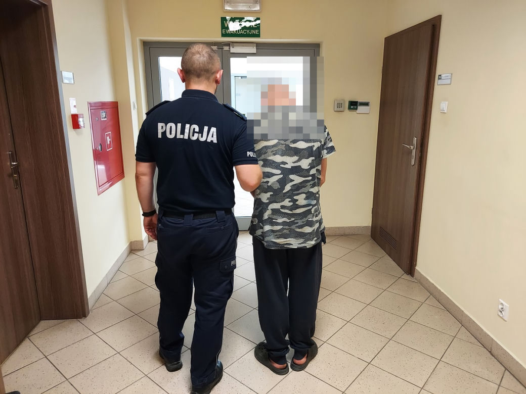 Łódzkie. Policjanci zlikwidowali nielegalną wytwórnię! OGROMNA wartość skonfiskowanego towaru