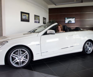Julia Kamińska wreszcie odebrała mercedesa