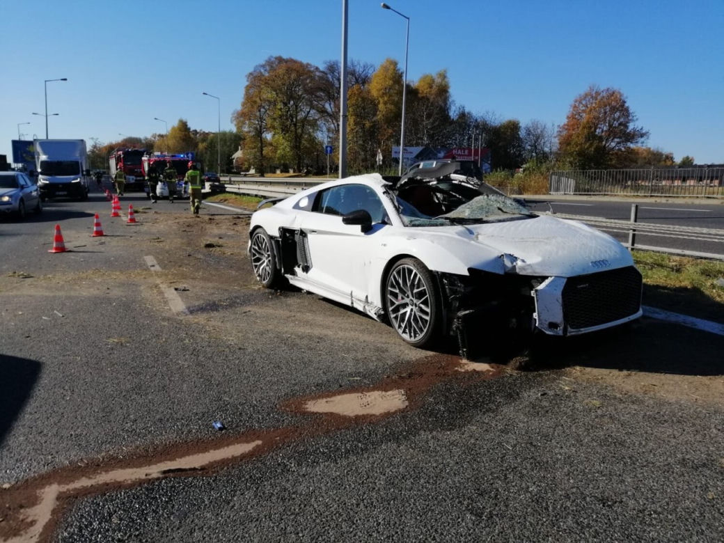 Audi R8 V10 rozbite na obwodnicy Tarnowa