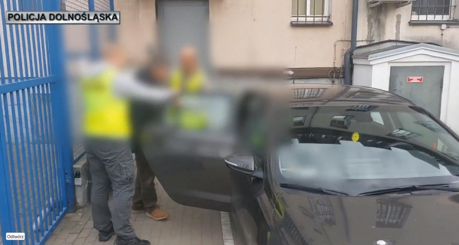 Strzelin. Wmawiali innym, że 39-latek ma nowotwór. Oszukali przez kilka lat ponad 7 tysięcy osób [ZDJĘCIA]