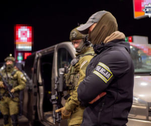 Akcja śląskich służb w sprawie przerzucania migrantów z Afryki do Europy. Zatrzymani pseudokibice