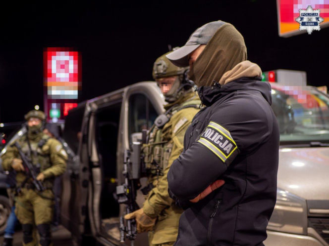 Akcja śląskich służb w sprawie przerzucania migrantów z Afryki do Europy. Zatrzymani pseudokibice