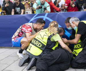Cristano Ronaldo ZNOKAUTOWAŁ stewarta