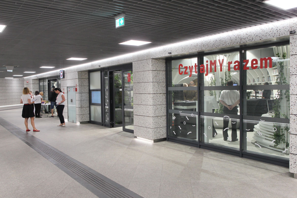 Otworzyli pierwszą w Polsce bibliotekę na stacji metra. Metroteka już działa