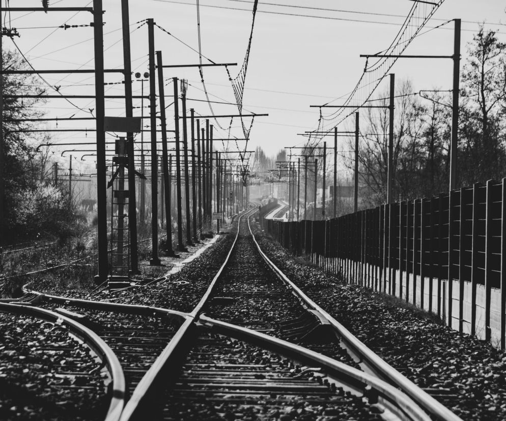 Orzesze. Straszna śmierć młodej kobiety. Zginęła pod kołami pociągu