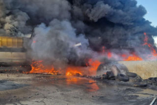 Pożar w zakładzie utylizacji opon w Rożentalu