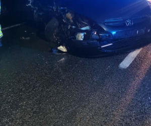 Pilne! Na drodze Starachowice-Lubienia zderzyły się dwa samochody osobowe. Są poszkodowani w tym nastolatka