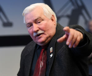 Wałęsa posłuchał się PiS