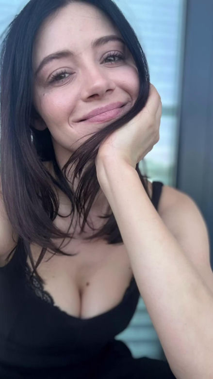 Adriana Kalska zaświeciła biustem! Fani oszaleli w komentarzach