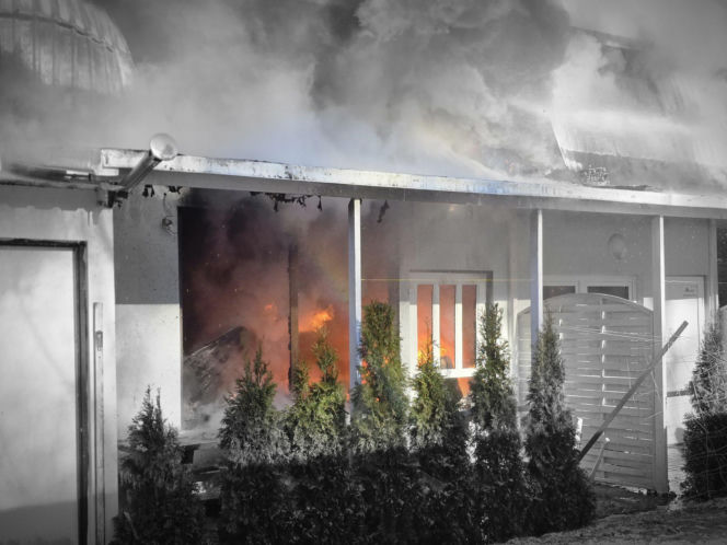 Pożar domków letniskowych w Pogorzelicy