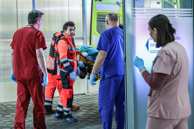 Szpital św. Anny, odcinek 99: Tomek wyjawia Wojtkowi plan ponownych oświadczyn. Fidor, podwożąc Hankę, wzbudza niepokój Kai