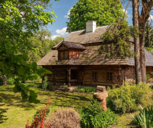 To jedno z najpiękniejszych miast Małopolski. W średniowieczu było wsią, w której mieszkali zakonnicy z Jerozolimy