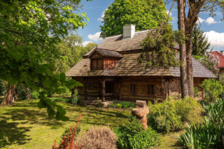 To jedno z najpiękniejszych miast Małopolski. W średniowieczu było wsią, w której mieszkali zakonnicy z Jerozolimy