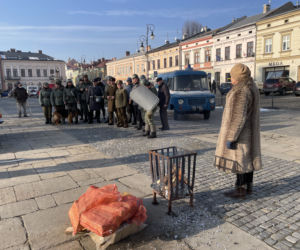 Inscenizacja z okazji 40. rocznicy wprowadzenia stanu wojennego