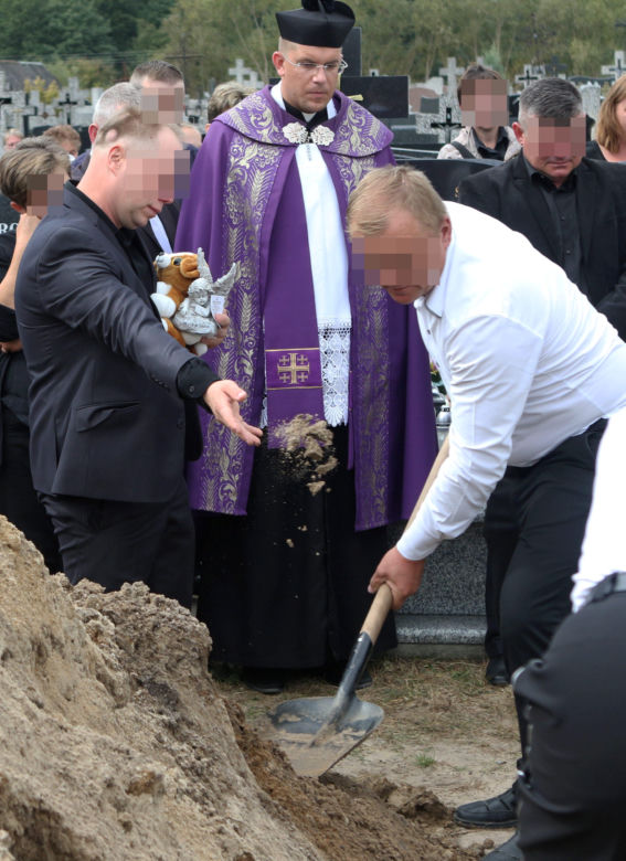 Pogrzeb zamordowanej Moniki i jej syna Oskarka