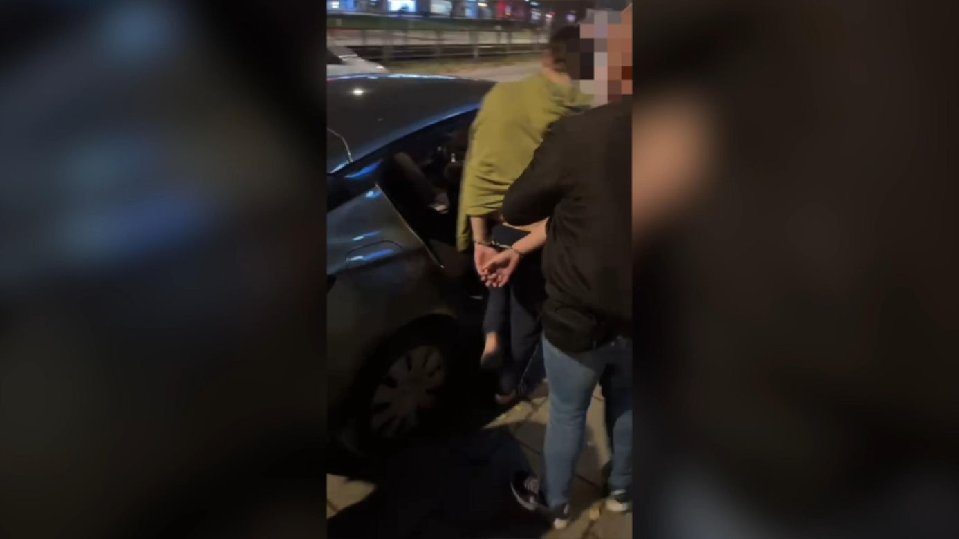 Rozboje z nożem w Warszawie. 21-latek zatrzymany. Myślał, że dostanie mandat!