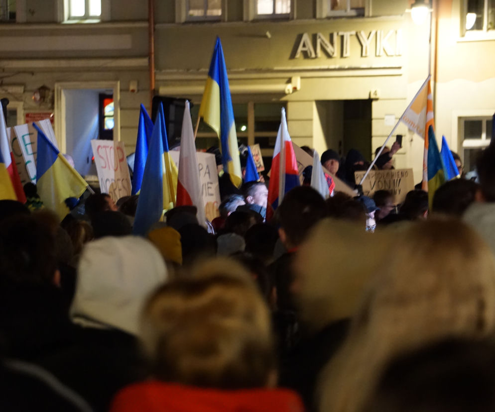 Wojna na Ukrainie. Bydgoszczanie protestowali przeciwko rosyjskiej agresji [ZDJĘCIA]