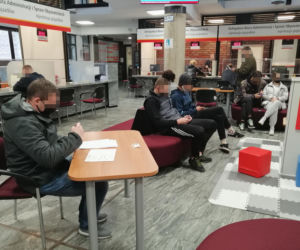 Wirtualne kolejki straszą mieszkańców a w urzędach pusto 
