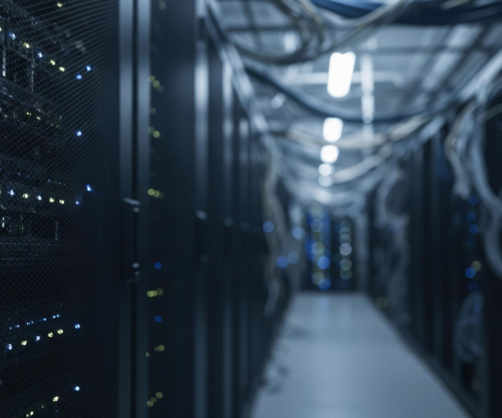 Grok generuje nielegalne.jpg