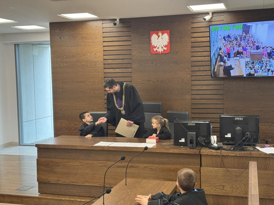Wilki na ławie oskarżonych.