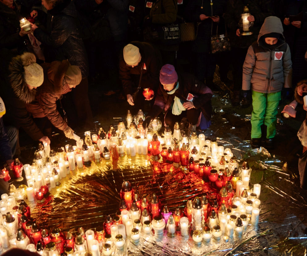 „Największe serce świata” także w Lublinie. Kilkaset osób przed ratuszem