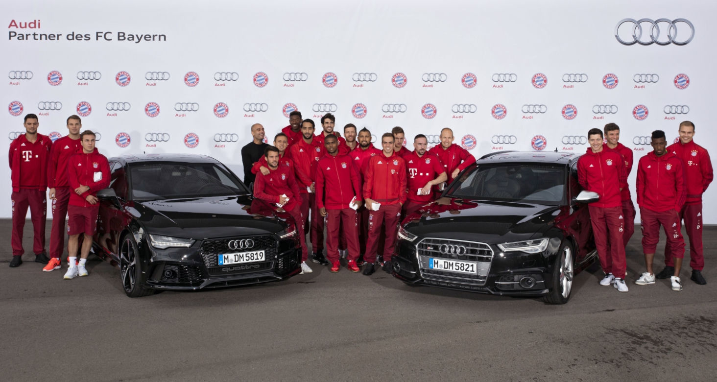 Robert Lewandowski, nowe samochody Audi dla piłkarzy FC Bayern