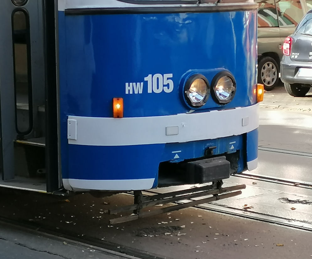 Zderzenie tramwaju z BMW w Krakowie