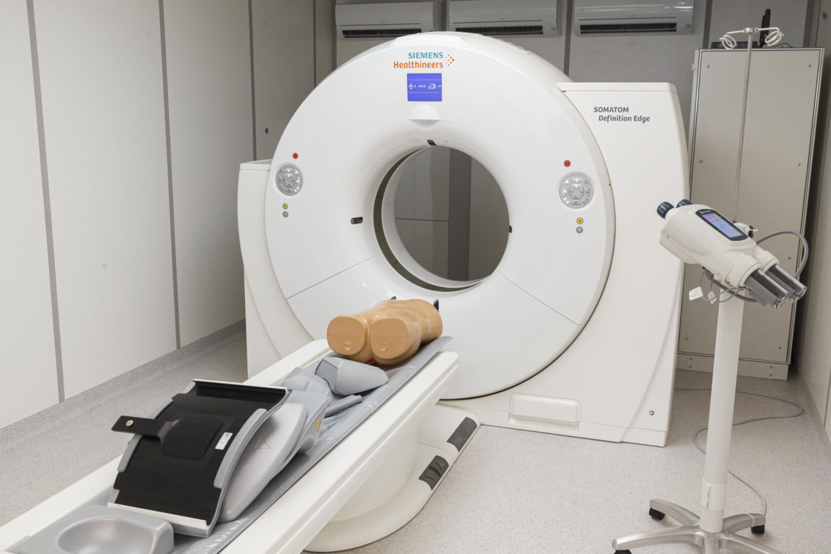 Szpital tymczasowy we Wrocławiu zaczyna przyjmować pierwszych pacjentów