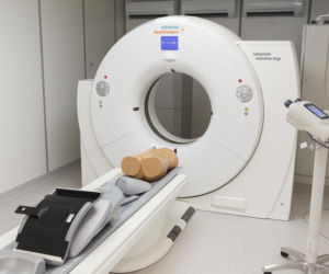 Szpital tymczasowy we Wrocławiu zaczyna przyjmować pierwszych pacjentów